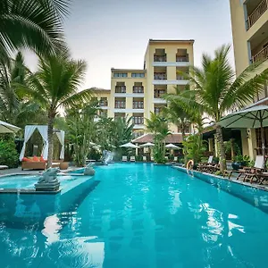 4* Hotel Essence &