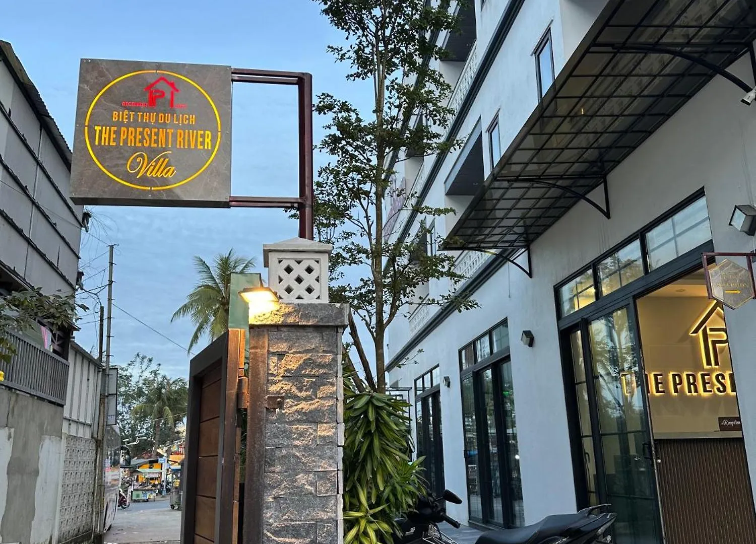 Aparthotel The Present River Villa Hoi An